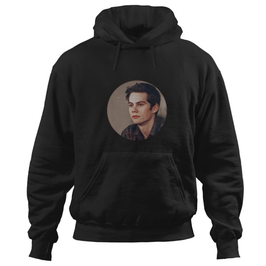 Discover Dylan o brien(1) Hoodies