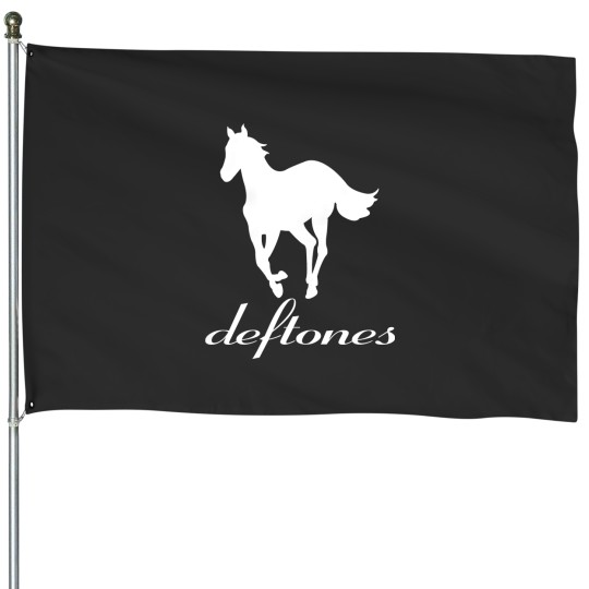 Discover Vintage Deftone White Pony House Flags