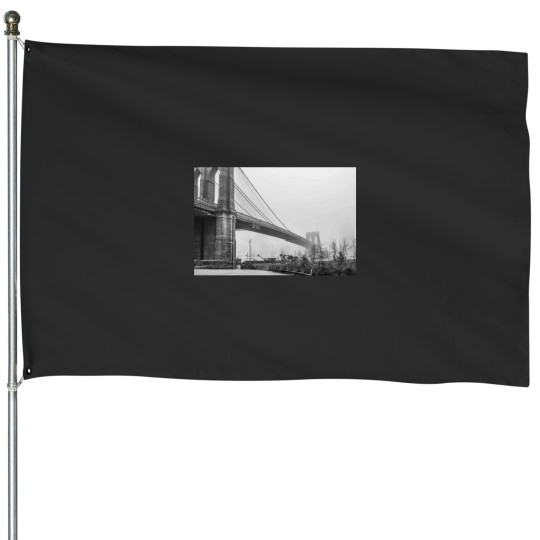 Discover The brooklyns Bridge House Flags