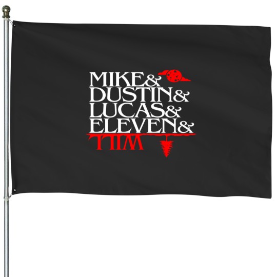 Discover Personnages etrangers a lenvers essentiel House Flags