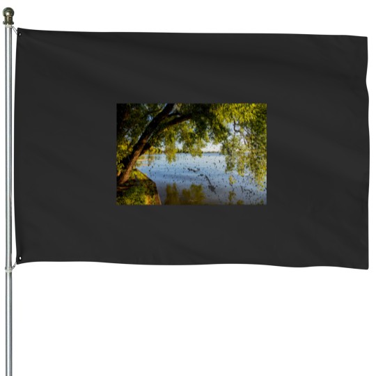 Discover Lake Mulwala, Yarrawonga, Victoria Mulwala, NSW, Australia (5) House Flags