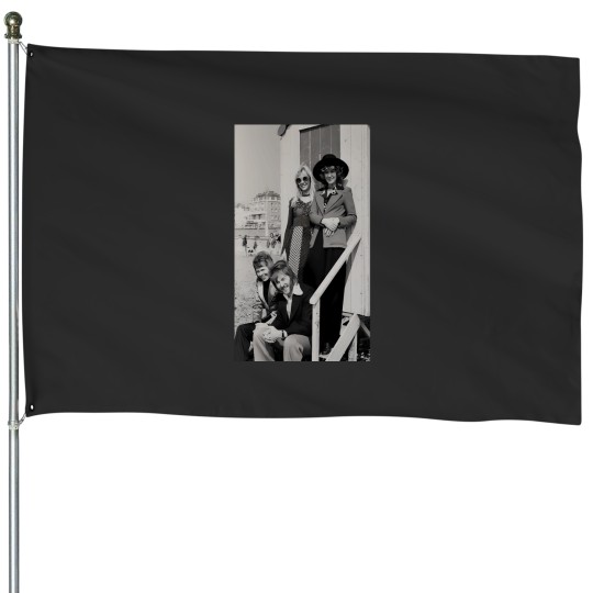 Discover Musical Fusion With Legends 005 Essential House Flags