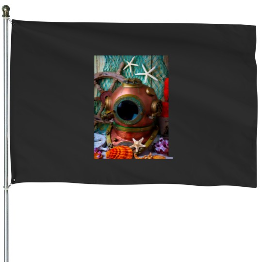 Discover Old Vintagess Divingss Helmet House Flags