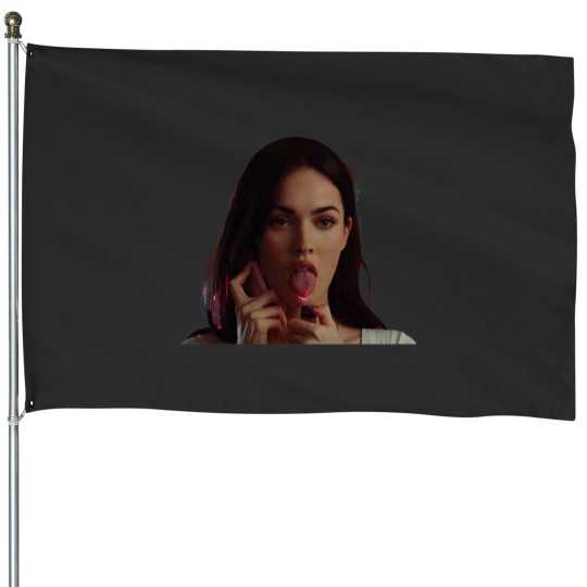 Discover Jennifer's Body, Scary Movie, Megan Fox Top, Horror Movie, Halloween Films Tee Active T-Shirt House Flags
