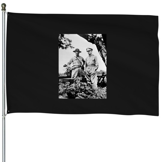 Discover General MacArthur with General Jonathan Wainwright - WW2 1943 House Flags