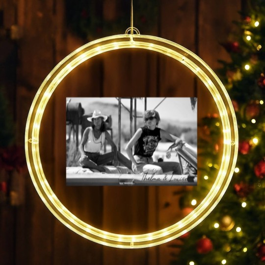 Discover Thelma et Louise Thelma & Louise - Rétro LED Christmas Window Lights