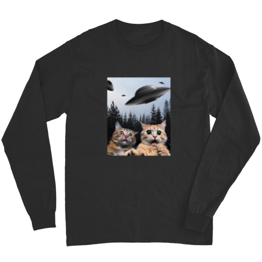 Discover Funny Cat Selfie with UFOs Long Sleeves