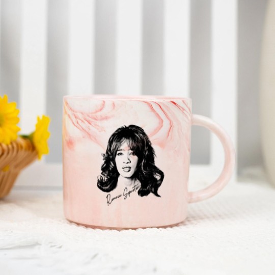 Discover Ronnie Spector / Retro Style Fan Artwork - Ronnie Spector - Marble Mugs