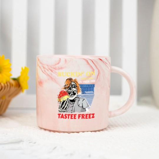 Discover Suckin’ on chili dog outside the tastee freez Marble Mugs