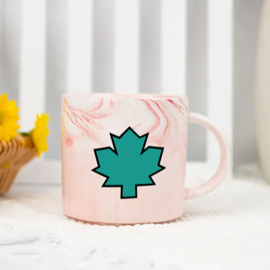 Discover Total Drama Island Owen Maple Leaf Emblem Classic Marble Mugs