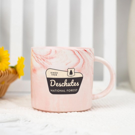 Discover deschutes national forest 1 Marble Mugs