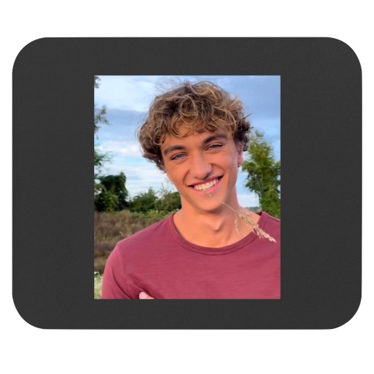 Discover Gavin casalegno(4) Mouse Pads