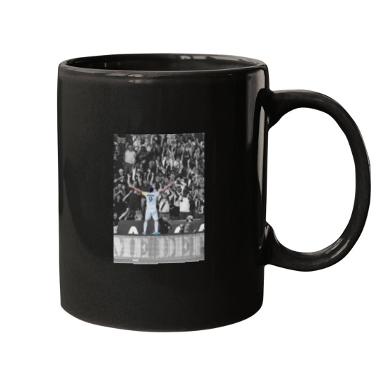 Discover Zlatan Ibrahimovic Sticker1 Mugs