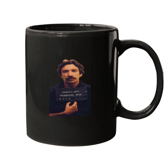 Discover Tim Allen Mugshot  mit V-Ausschnitt Mugs