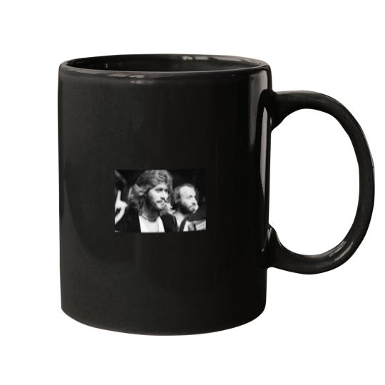 Discover BLACK AND WHITE OM BARRY GIBB barry-gibb-bee-gees Mugs