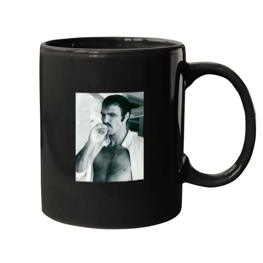 Discover Burt Reynolds  1936 T-Shirt (1) Mugs