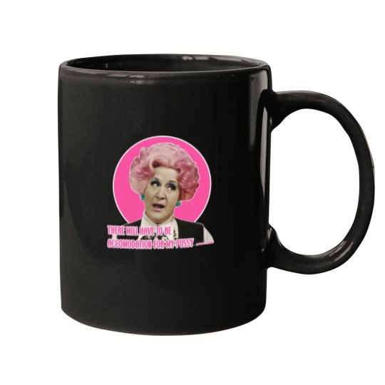 Discover Mrs Slocombe T-Shirt 2 Mugs