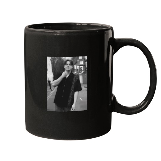 Discover kit connor Essential Mugs