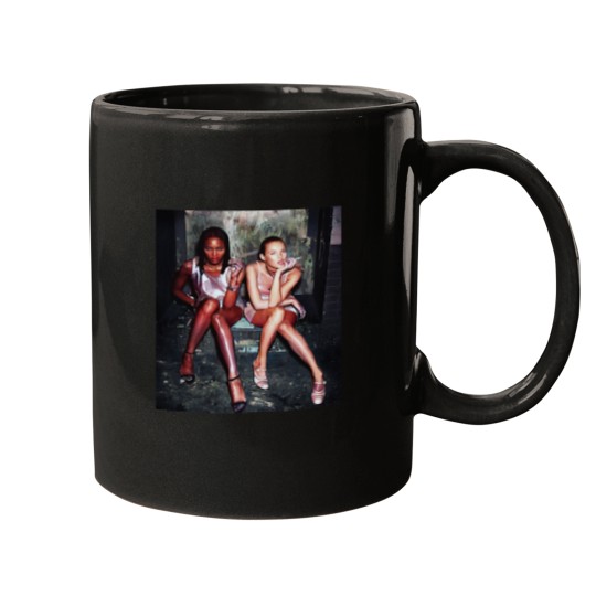 Discover NAOMI CAMPBELL AND KATE MOSS Essential Mugs