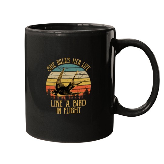 Discover Stevie Nicks She Rules Her Life Like A Bird In Flight vintages Mugs