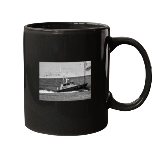 Discover Pilot Bost Helping Ship get into port Premium Scoop Mugs