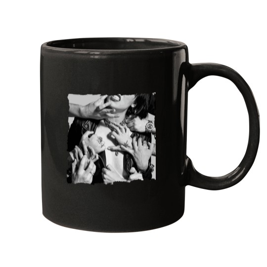 Discover Halestorm_s Vicious Women_s Short Sleeves Tee Black Mugs