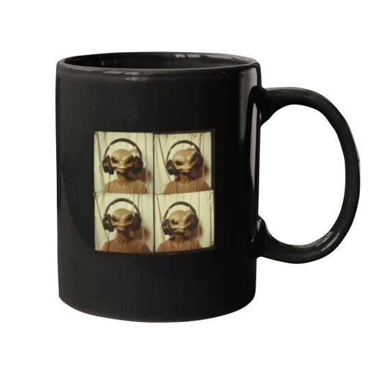 Discover Vintage-Alien-Listing-To-Music T-Shirt Mugs