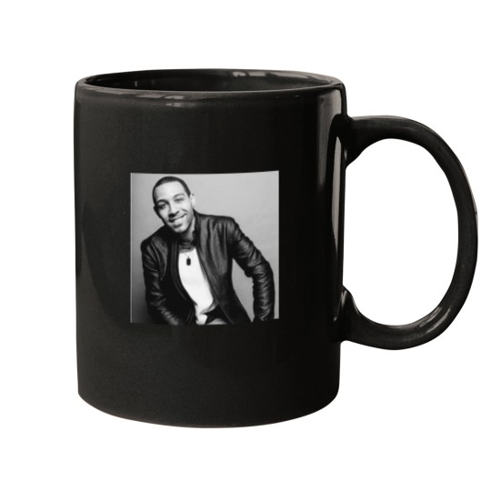 Discover Dawin Black and White Mugs