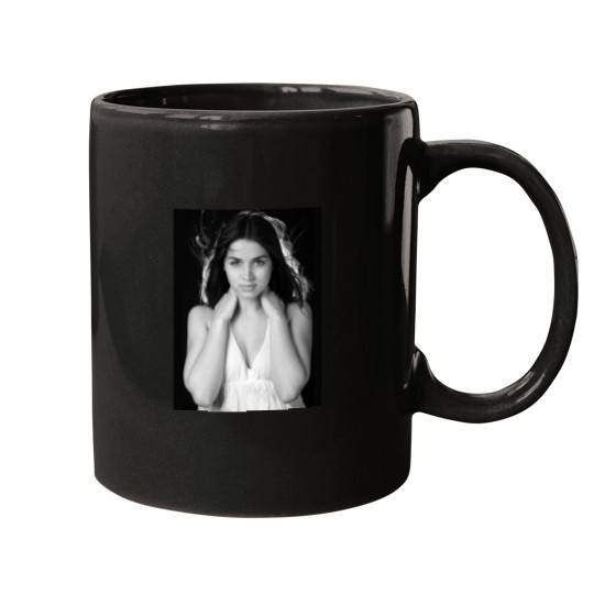 Discover Ana De Armas Mugs