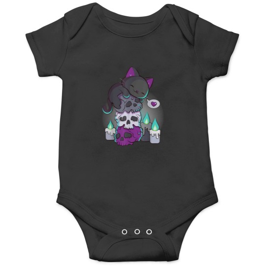 Discover Asexual Pride Cute Black Cat on Skulls Kawaii Goth Aesthetic Classic T-Shirt Onesies
