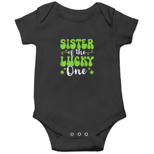 Discover Sister Of The Lucky One First Birthday St Patrick'S Day T-Shirt Onesies