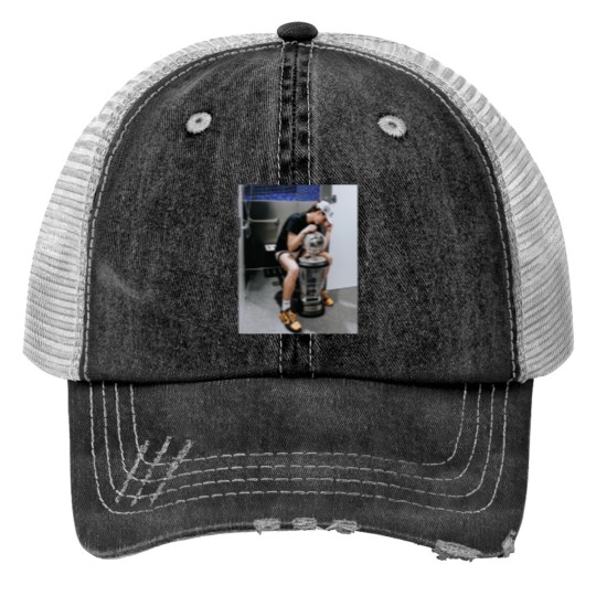 Discover Caitlin Clark Recreates Kobe Bryant Trophy Photo Print Trucker Hats