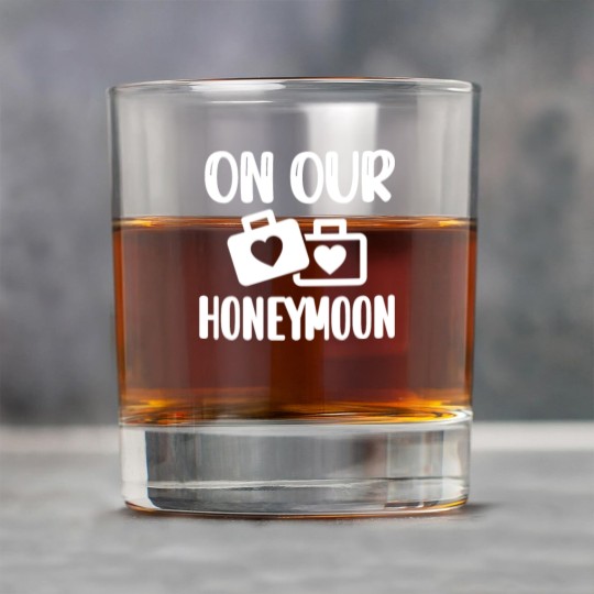 Discover Honeymoon Vacation Wedding Couple Honeymooning Rock Glasses
