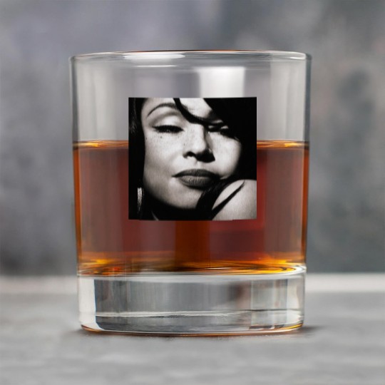 Discover Sade Adu Rock Glasses