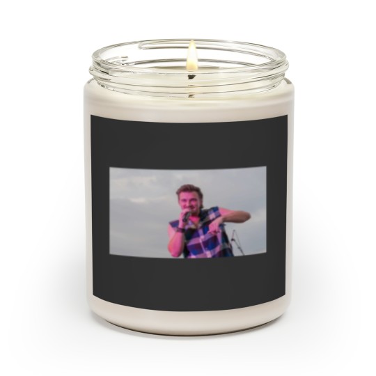 Discover dan sebenarnya aku juga begitu Scented Candles