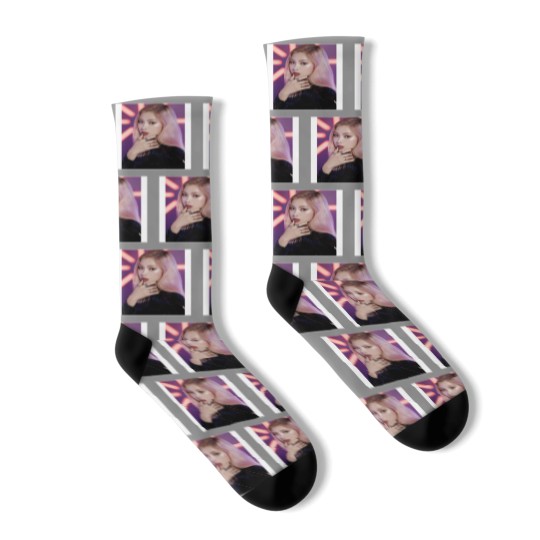 Discover Itzy Ryujin Happy Fisherman Socks