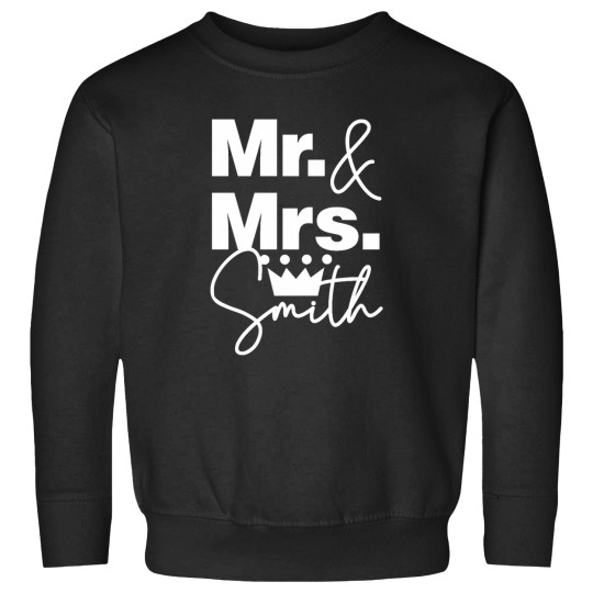Discover We are mrs and Mrs Smith Lovely Family Fitted Sweatshirts