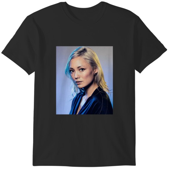 Discover Pom Klementieff 90s T-Shirts