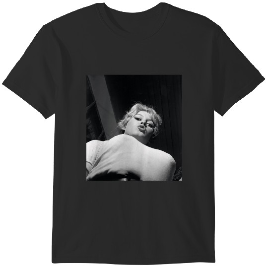 Discover Brigitte Bardot (2) T-Shirts
