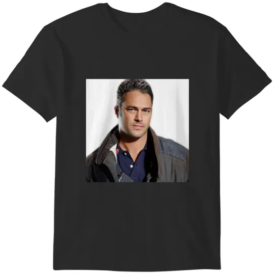 Discover Kelly Severide Premium T-Shirts