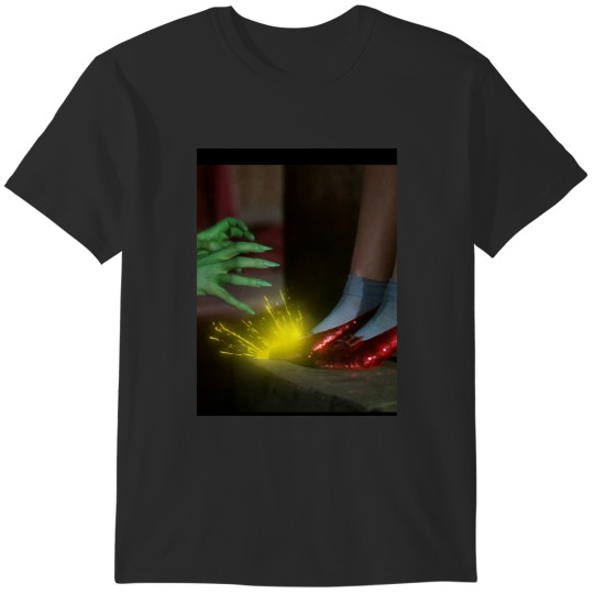 Discover The Wizard of Oz Ruby Slippers Scene Graphic T-Shirts