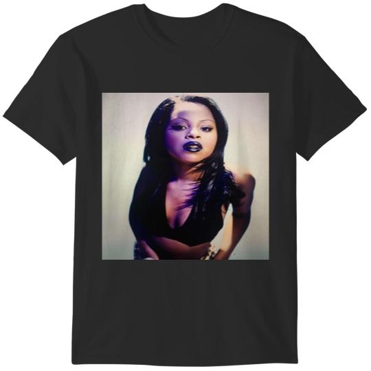 Discover Foxy Brown--- black T-Shirts