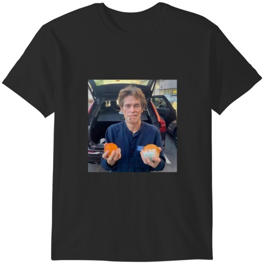 Discover willem dafoe two oranges picture Classic T-Shirts