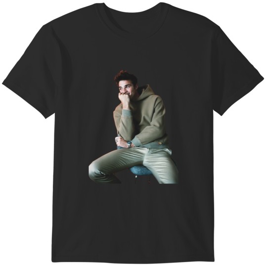 Discover jacob elordi classique T-Shirts