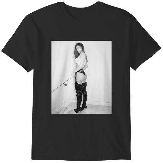 Discover Lana Rhoade s As s BW T-Shirts
