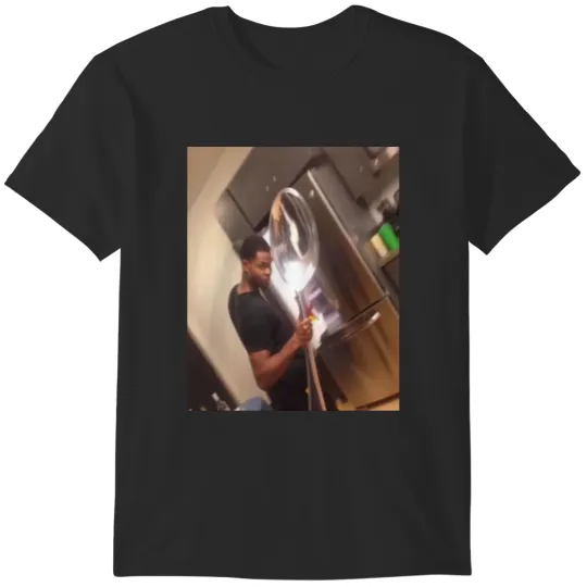 Discover Comically large spoon T-Shirts