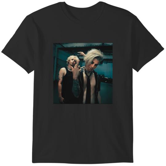 Discover tx2 1 T-Shirts