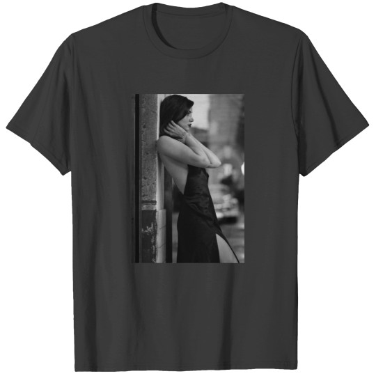 Discover Ana de Armas  (1) T-Shirts