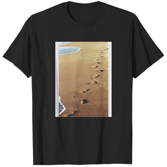 Discover Walking the shore  - 1 T-Shirts