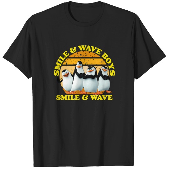 Discover madagascar penguins smile and wave sunset text poster v8 T-Shirts